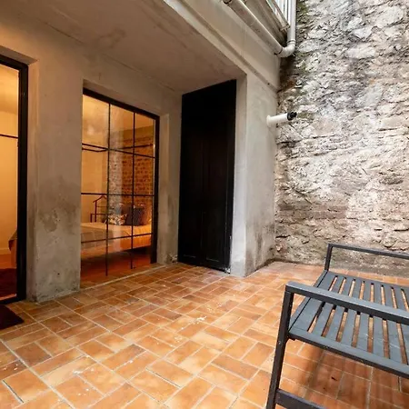 Cosy With Garden Balcony
