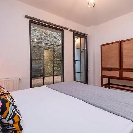 Cosy With Garden Balcony Apartament *